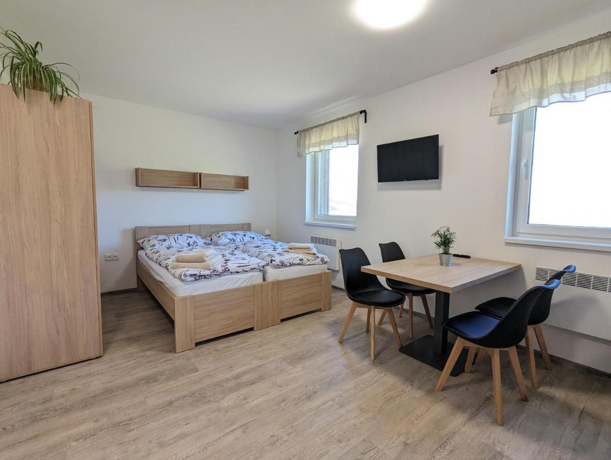 Restaurace A Penzion Gansberg Cotkytle Екстер'єр фото